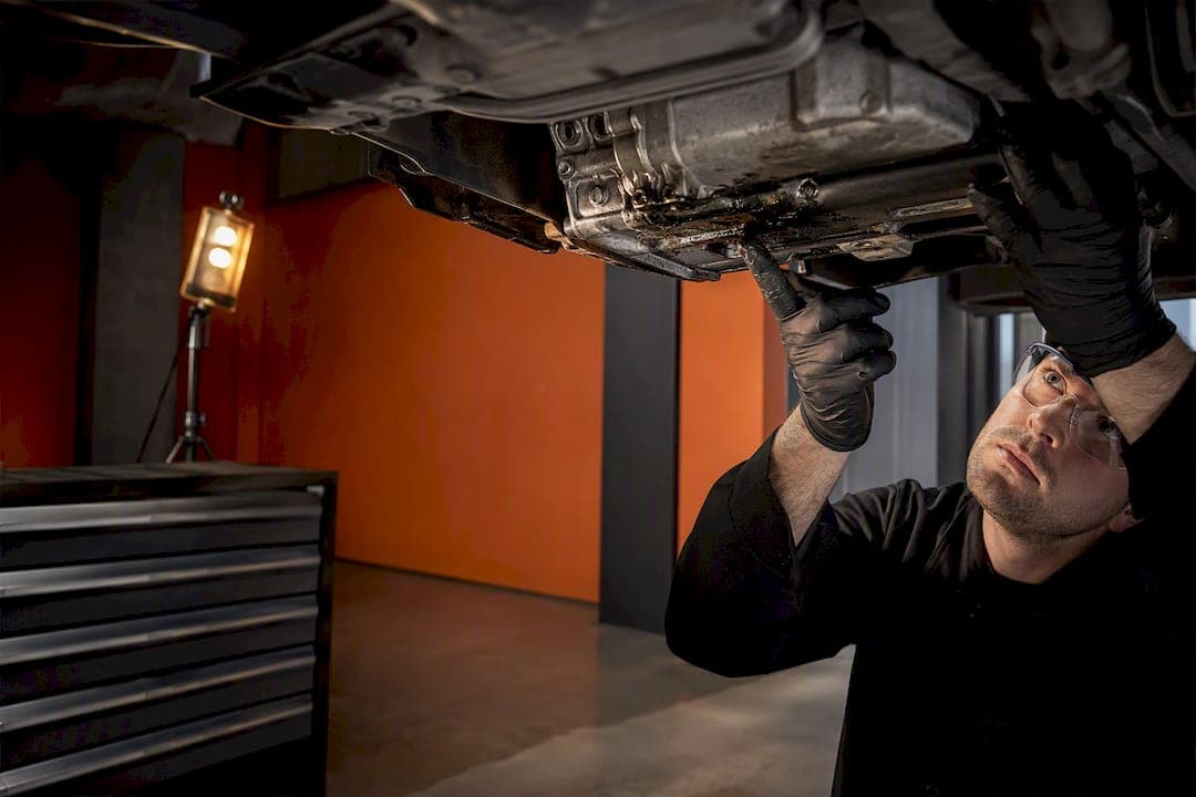 11 Signs of Transmission Problems and Vetted Calgary Shops