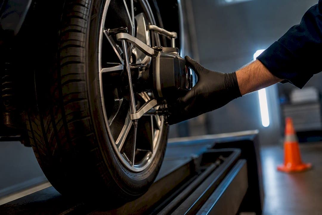 4 Checks to Spot Wheel Alignment Symptoms and Book a Vetted Shop